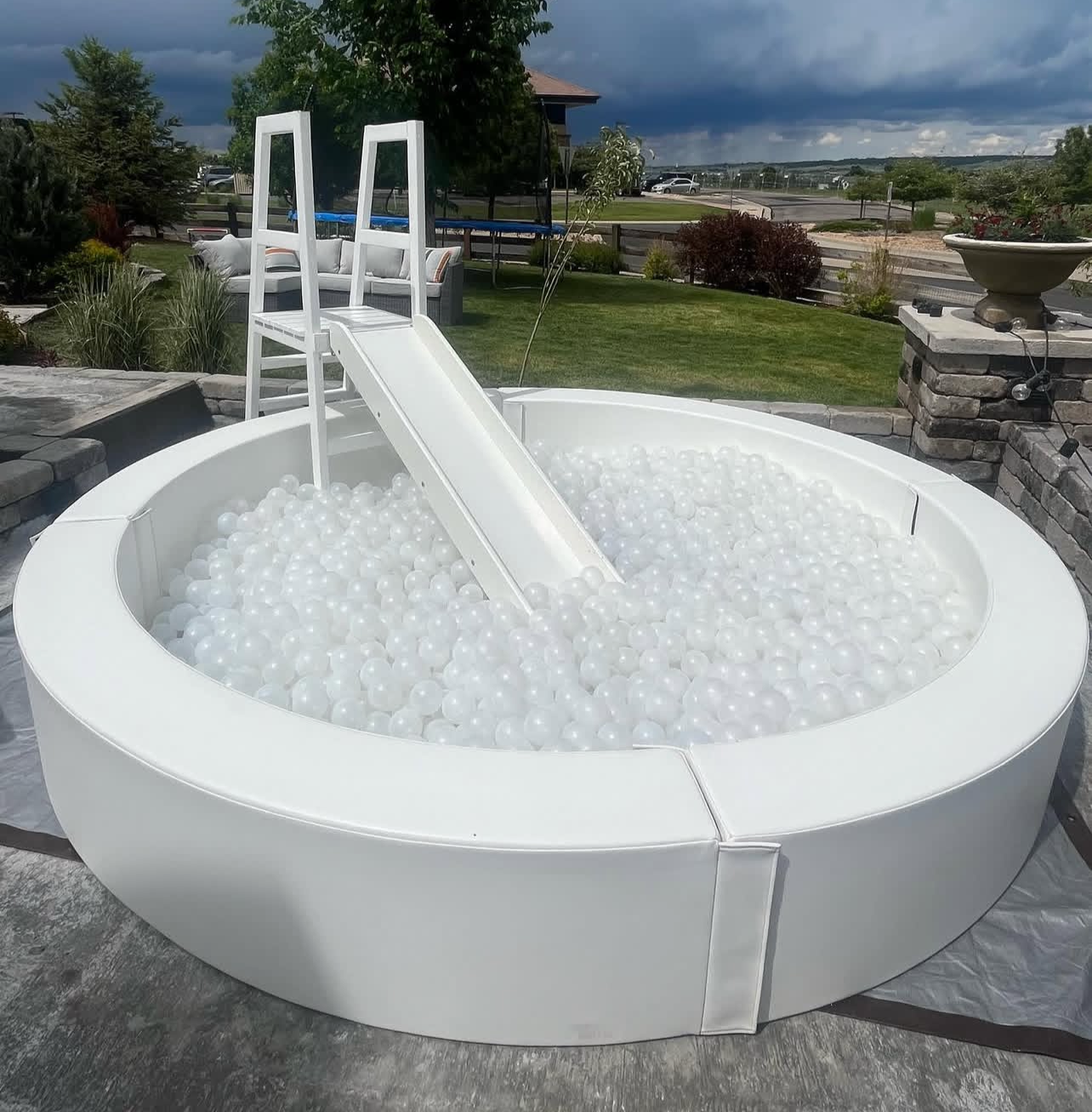 9ft Round Ball Pit